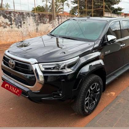 TOYOTA HILUX 2.8 D-4D TURBO DIESEL CD SRX PLUS 4X4 AUTOMÁTICO